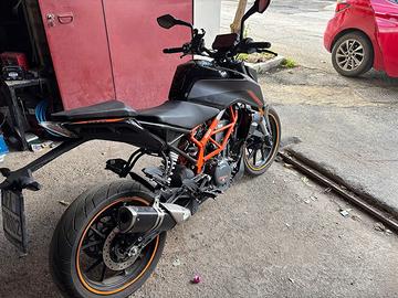 KTM 390 Duke - 2023
