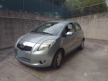 Toyota Yaris 1.3 5 porte SOL