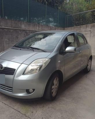 Toyota Yaris 1.3 5 porte SOL