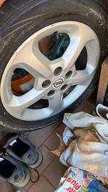 Cerchio in lega Opel Zafira con pneumatico
