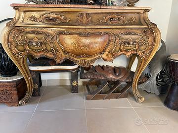 Como’ bombato stile barocco  ’ € 1300
