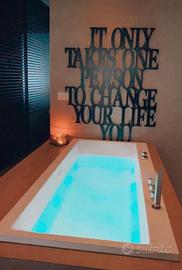Vasca idromassaggio con cromoterapia per 2 persone