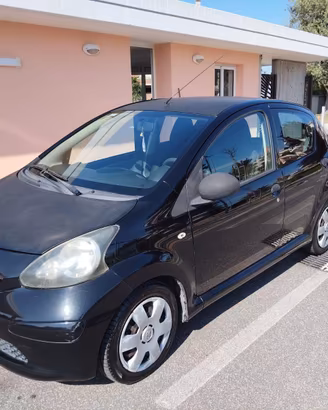 Toyota Aygo 1.0 5 porte EURO 4 – OK NEOPATENTATI