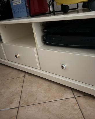 Mobile TV basso Ikea