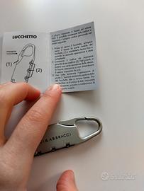 lucchetto con combinazione