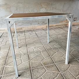 Tavolo ferro e ripiano panca in legno multistrato 