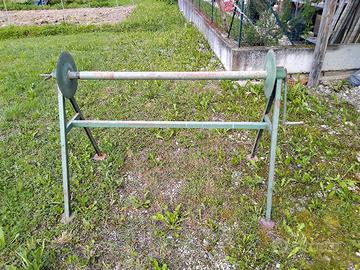 attrezzo per riavvolgere rete antigrandine