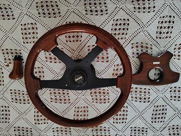 Volante più pomello leva cambio " momo " in legno.