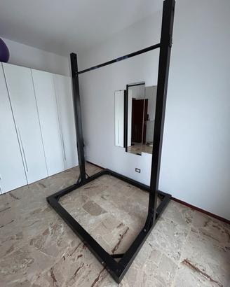 Attrezzo per trazioni e muscle up