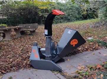 Cippatore / biotrituratore a cardano