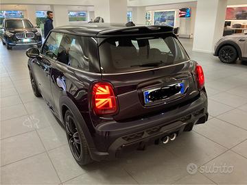 Privato vende mini JKW