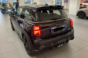 Privato vende mini JKW