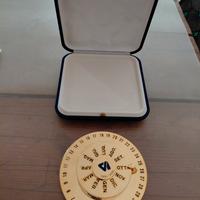 Calendario perpetuo in ottone
