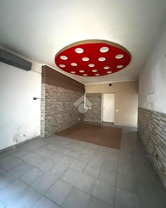 NEGOZIO A BAGNATICA