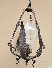 Lampadario vintage in ottone e vetro 