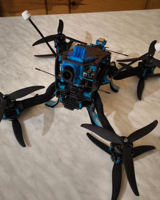 Drone cinematico professionale (foto e video) 8Mot