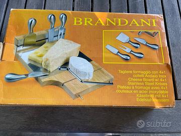 Set coltelli con tagliere