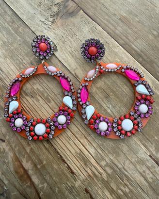 Orecchini in plexiglas con strass e pietre