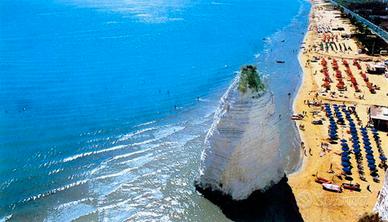 Spiaggia Pizzomunno 1/15 agosto