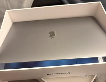 MACBOOK AIR (2020)