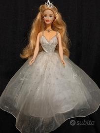 Bambola Barbie elegante