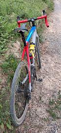Bicicletta Cube Ciclocross