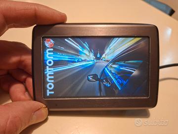 navigatore Tom Tom auto moto camper 
