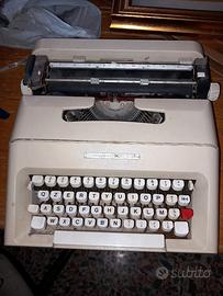 Macchina per scrivere portatile anni '80