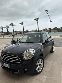 Mini cooper country man