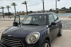 Mini cooper country man