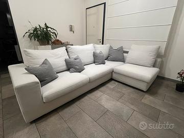 Divano angolare in tessuto