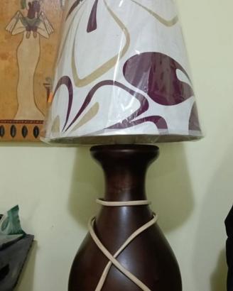 lampada in uno splendido legno 