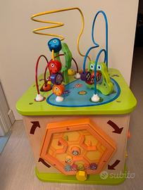 Cubo multi attività Hape Country Critters Play Cub