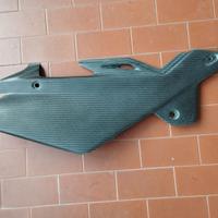 Fianchetto posteriore dx carbonio Husqvarna