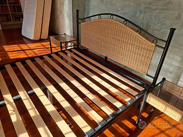 Struttura letto matrimoniale, rete e comodini