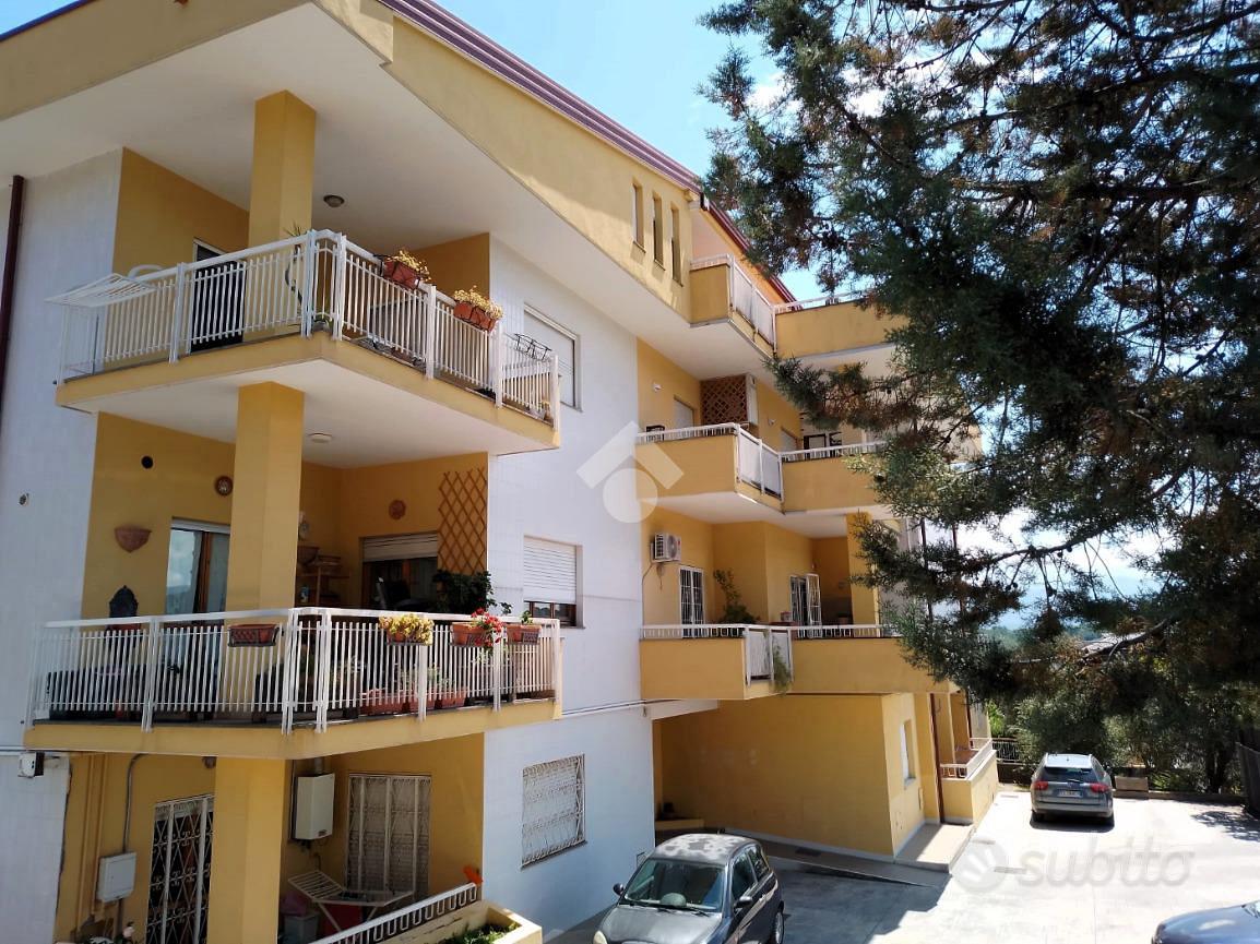 4 LOCALI A CASTROLIBERO - Vista 2