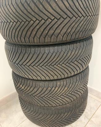 Gomme Michelin 215/50/18