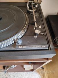 impianto stereo con giradischi ed amplificatore 