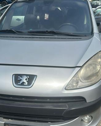 PEUGEOT 1007