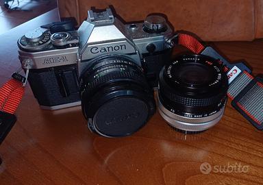 Canon AE-1 con obbiettivi e accessori