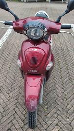 Kymco 50 people