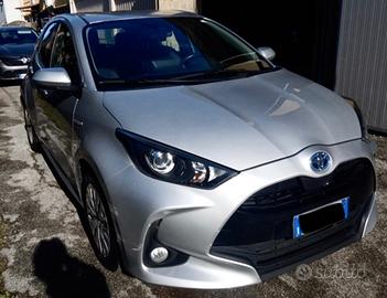 Toyota Yaris 1.5 Hybrid 5 porte Business