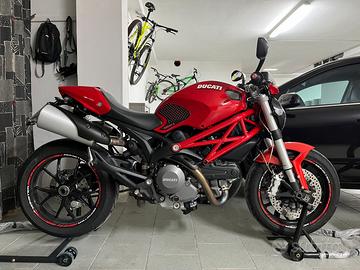 Ducati Monster 796
