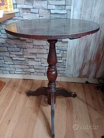 tavolino da salotto treppiede in legno anni 70 