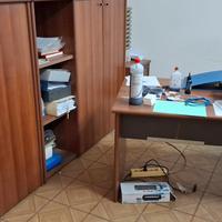 mobili ufficio e tavolo