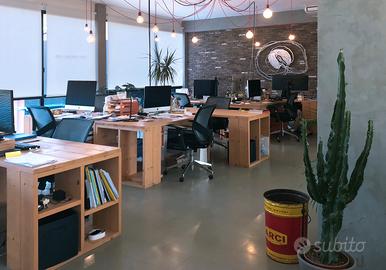 Fino 4 postazioni/scrivanie in coworking