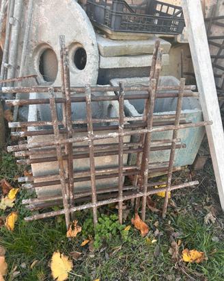 Inferiate in ferro antiche vecchie