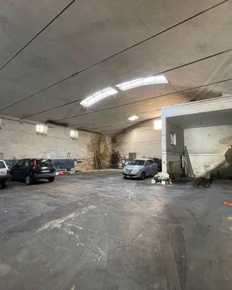 Centro città locale indipendente di 419 mq