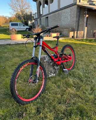 Downhill Specialized Demo 8