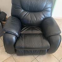 POLTRONA IN PELLE NERA CON RELAX MANUALE